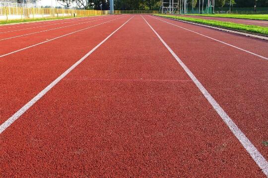 運(yùn)動場地面層原料